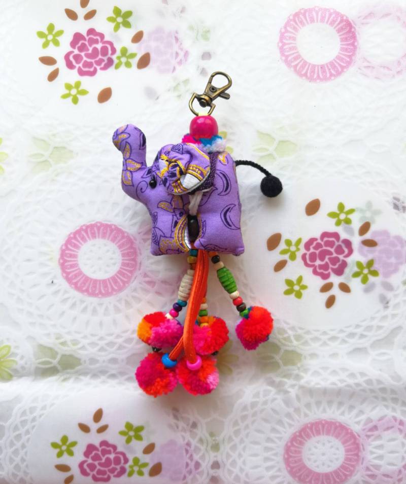 Schlüsselanhänger Elefant Stoff Handmade Thailand Hochzeit Für Geburtstagsgeschenk Charme Niedliche Puppe Geschenk Sie Frauen von ThaiHomemadeandCraft