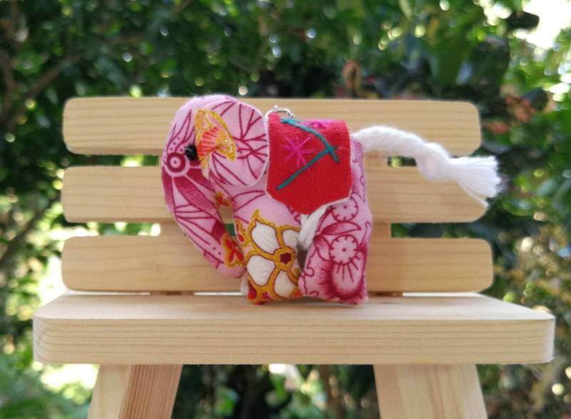 Schlüsselanhänger Elefant Stoff Handmade Thailand Hochzeit Für Geburtstagsgeschenk Charme Niedliche Puppe Geschenk Sie Frauen von ThaiHomemadeandCraft