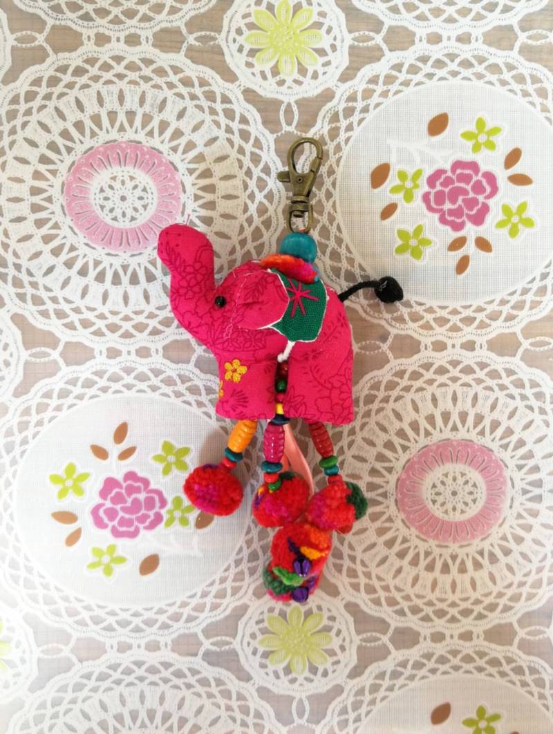Schlüsselanhänger Elefant Stoff Handmade Thailand Hochzeit Für Geburtstagsgeschenk Charme Niedliche Puppe Geschenk Sie Frauen von ThaiHomemadeandCraft
