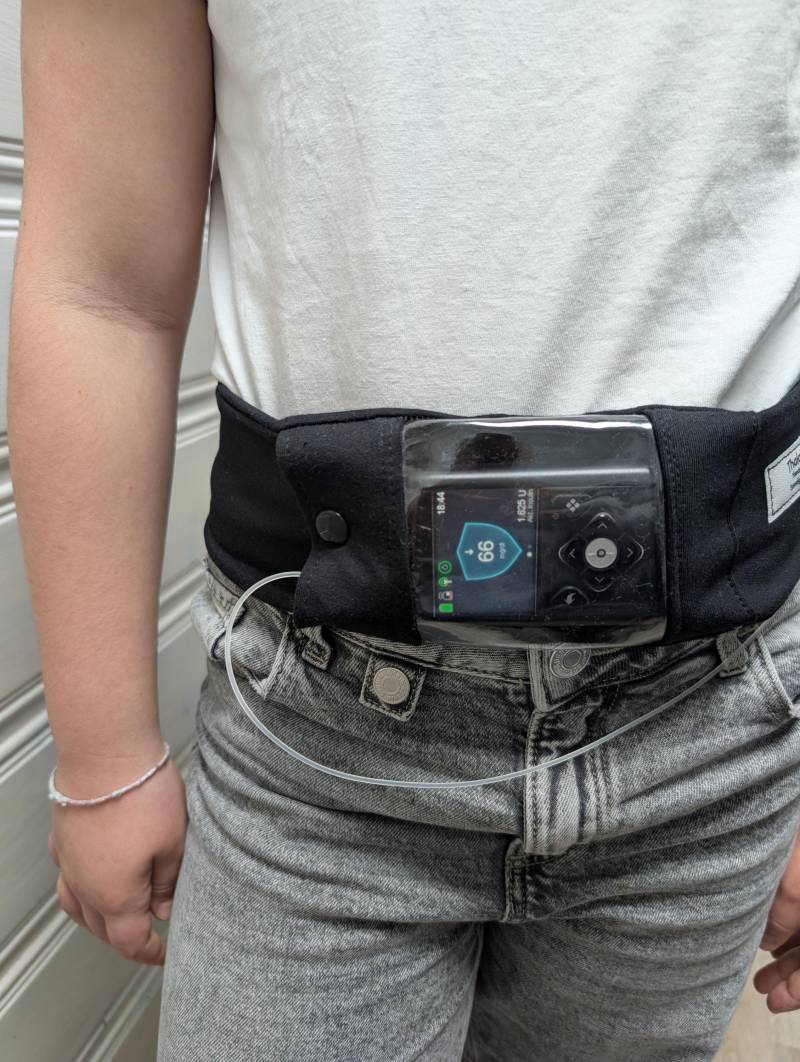 Insulin-Pumpentaschengürtel Für Diabetiker, Aus Schwarzem Jersey Genäht. Passend Die Minimed Insulin-Pumpentaschengürtel Für Diabetiker, Aus Schwarzem Jersey Genäht. Passend Die Minimed von Thalainys