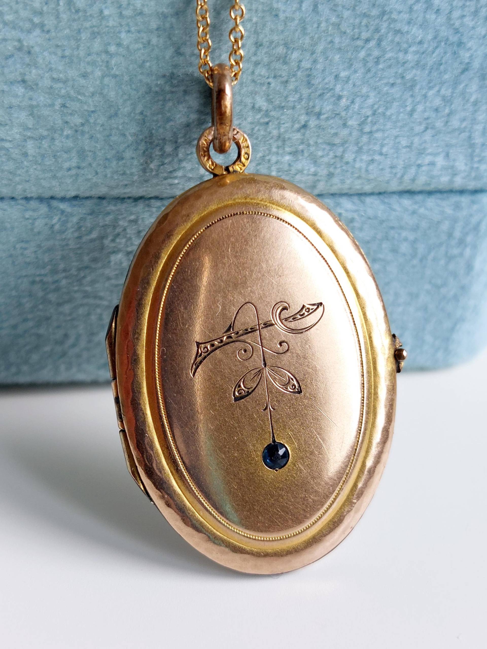 Jugendstil Oval Französisch Vergoldetes Medaillon von Thalievintage