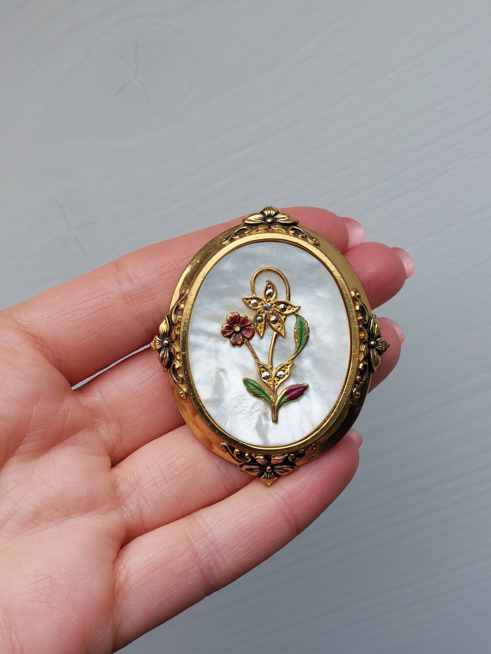 Vintage Brosche Aus Perlmutt Und Markasiten von Thalievintage