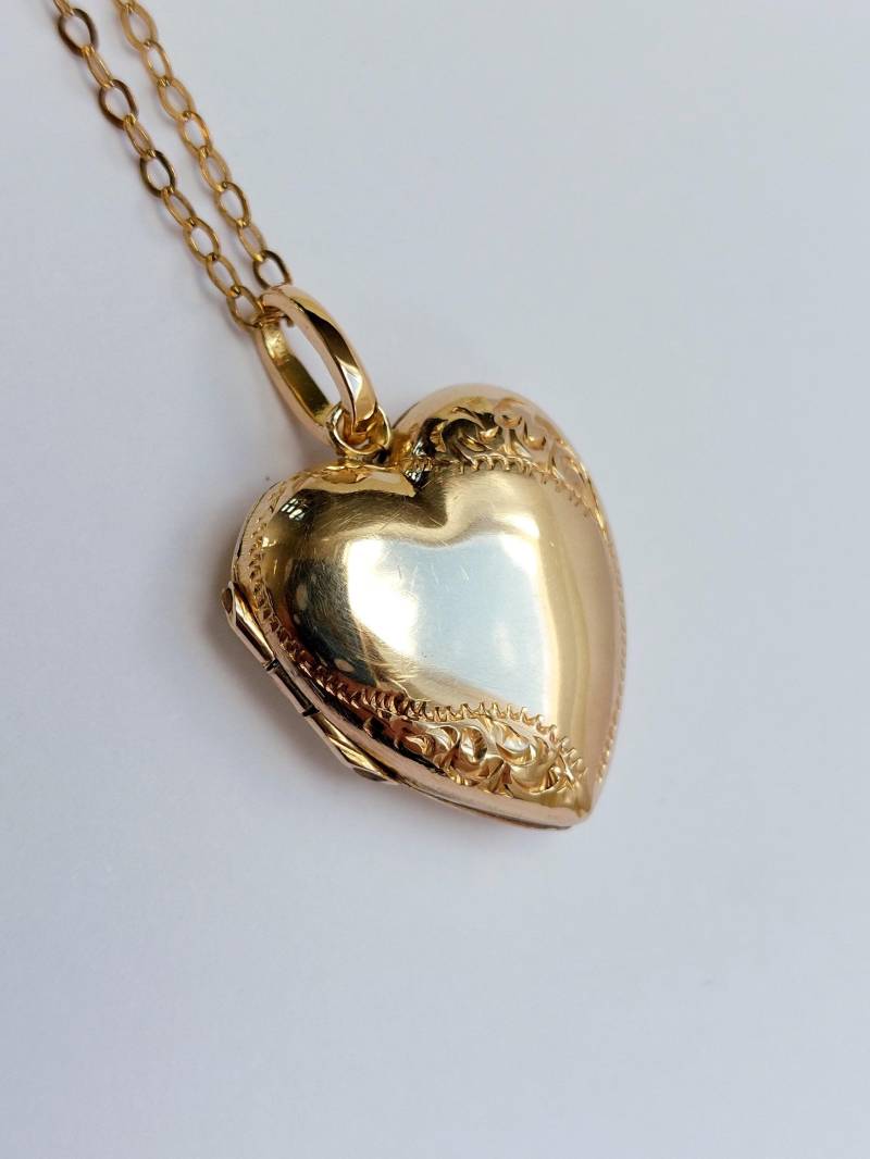 Vintage 9 Karat Gold Back & Front Herz Medaillon - 18K Neue Schlaufe von Thalievintage