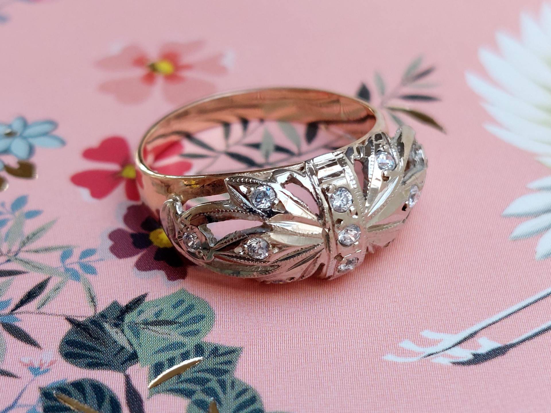 Vintage Sowjetunion 14K Gold Ring Mit Diamanten von Thalievintage