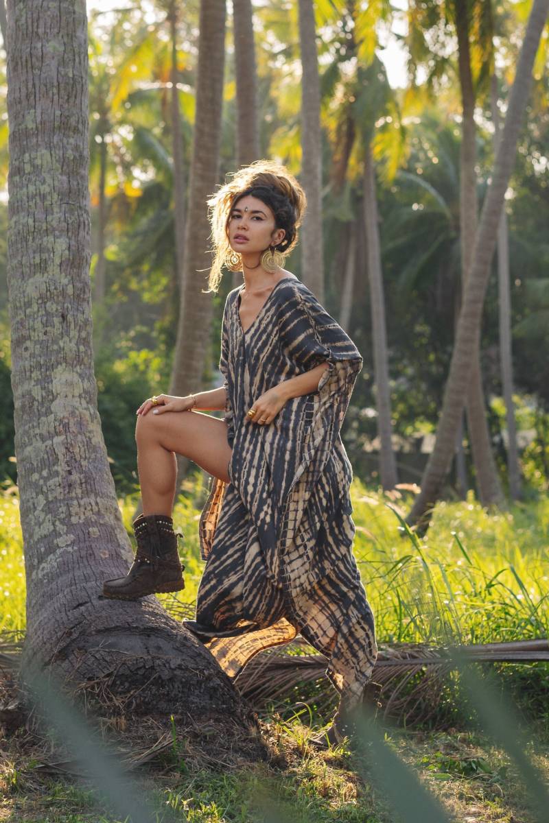 Kaftan Maxi Kleid in Dunkel Grau/Boho Loose Fit Tie Dye Langes Strand Cover Up von ThalutaBohoWear
