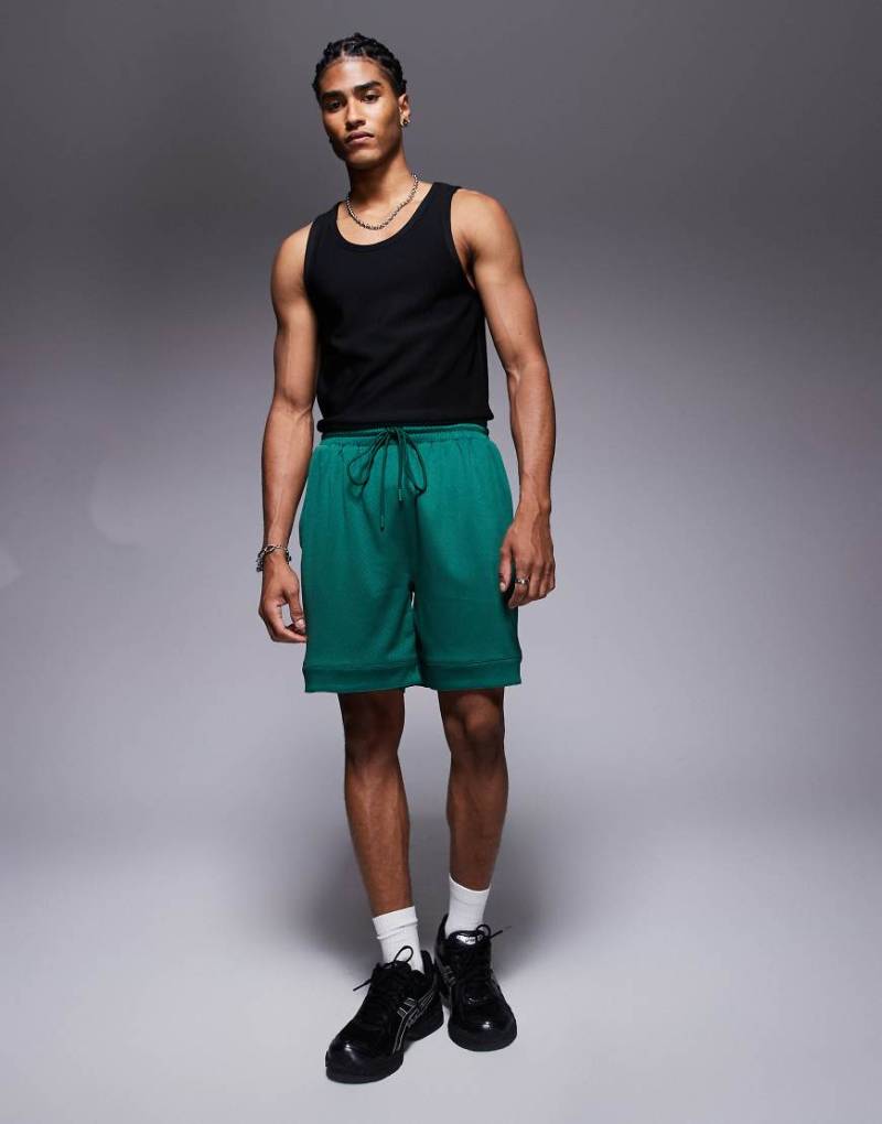 The Couture Club - College-Shorts in Tannengrün aus Netzstoff von The Couture Club