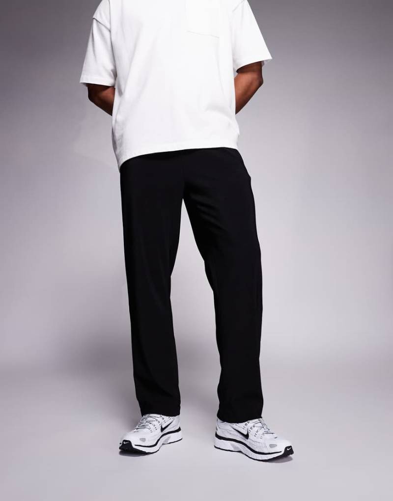 The Couture Club - Gerippte Hose in Schwarz The Couture Club - Gerippte Hose in Schwarz von The Couture Club