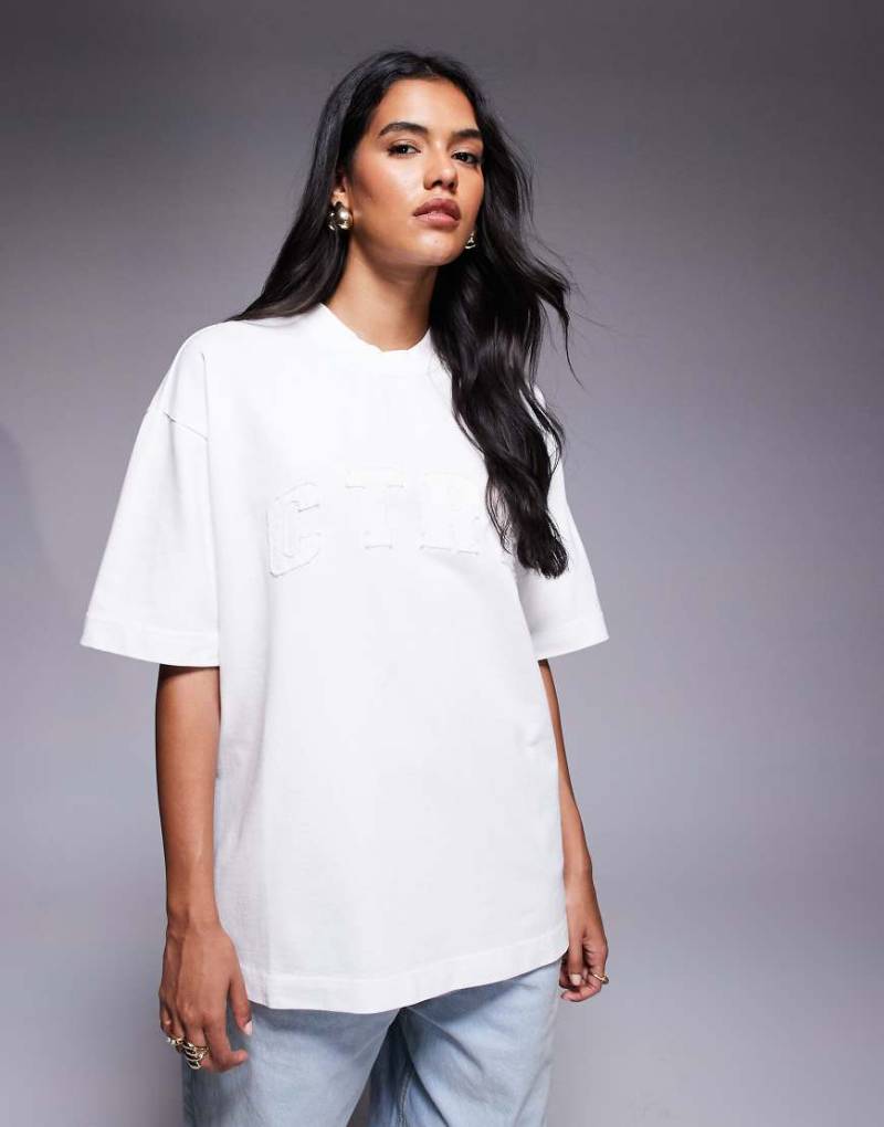 The Couture Club - Oversize-T-Shirt in Weiß mit Logo von The Couture Club