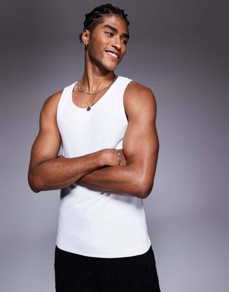 The Couture Club - Schweres, strukturiertes Strick-Trägertop in Weiß von The Couture Club