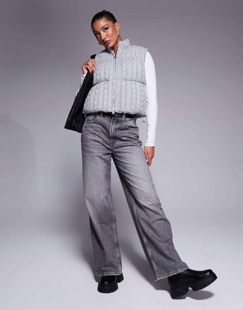 The Couture Club - Strickweste in Grau meliert mit Zopfmuster von The Couture Club