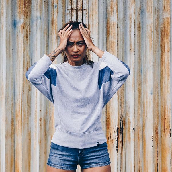The Driftwood Tales Sweatshirt aus Bio-Baumwolle, Bio-Restmaterial und gewöhnlichen Resttextilien The Driftwood Tales Sweatshirt aus Bio-Baumwolle, Bio-Restmaterial und gewöhnlichen Resttextilien von The Driftwood Tales