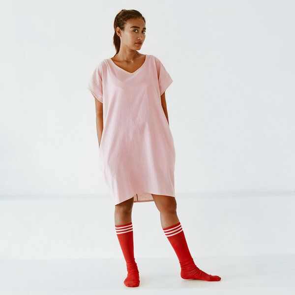 The Driftwood Tales Weit geschnittenes Baumwoll-/Leinenkleid mit zwei Seitentaschen von The Driftwood Tales