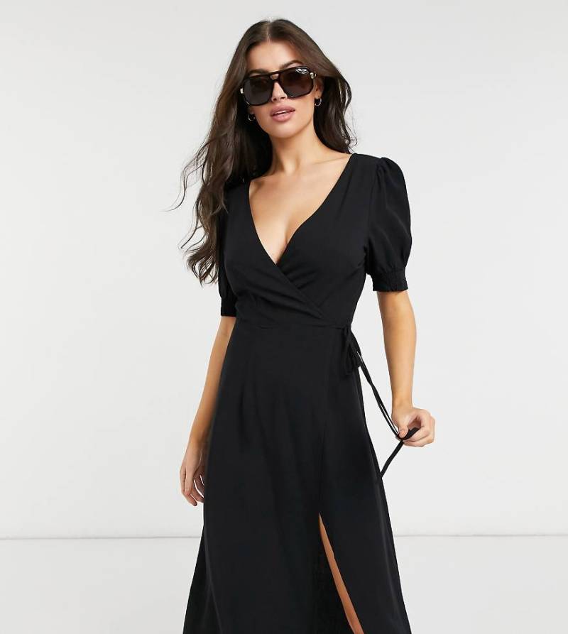 The Frolic - Exclusive - Sommerliches Strand-Maxikleid in Schwarz mit Wickeldetail von The Frolic