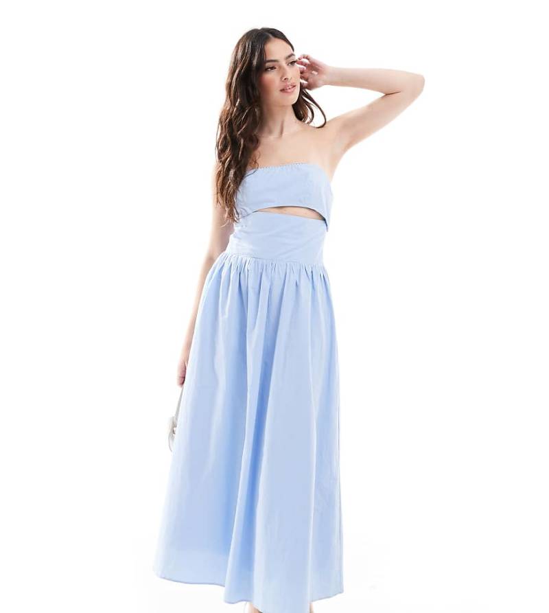 The Frolic - Exklusives, trägerloses Popeline-Maxikleid in Blau mit Zierausschnitt und gebundener Rückseite von The Frolic