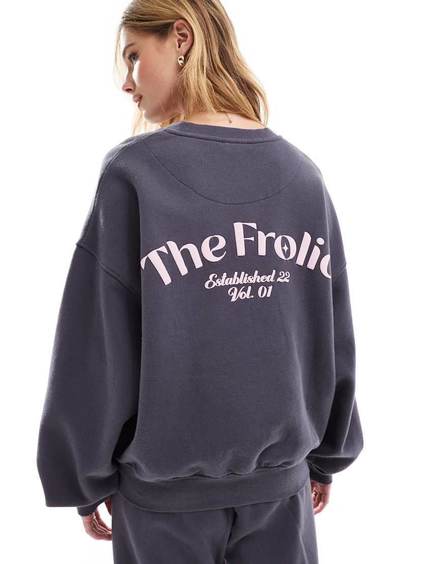The Frolic x Bella Stovey - Exklusives Sweatshirt in Anthrazit mit Logo, Kombiteil-Grau von The Frolic