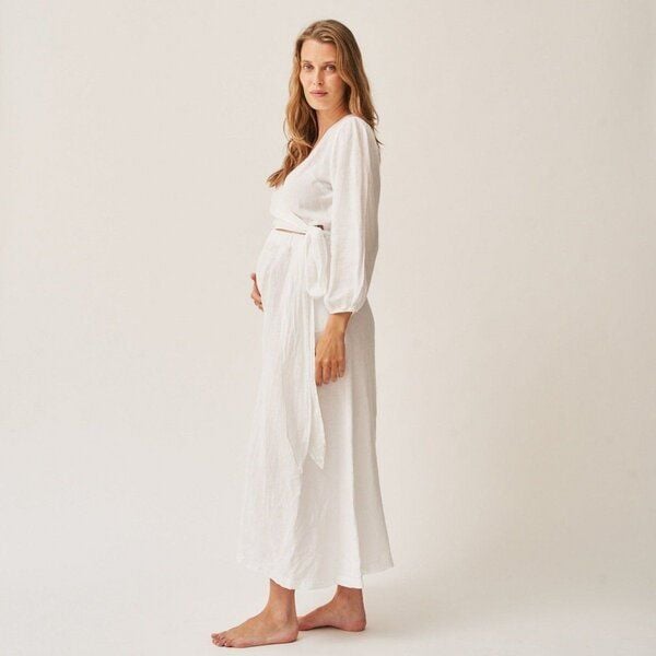 The Mama Set The Linen Wrap Dress von The Mama Set