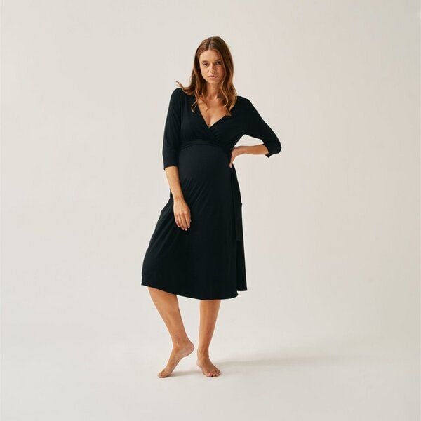 The Mama Set Wickelkleid „The Wrap Dress“ Figurschmeichelndes Wickelkleid für Schwangerschaft & Stillzeit von The Mama Set