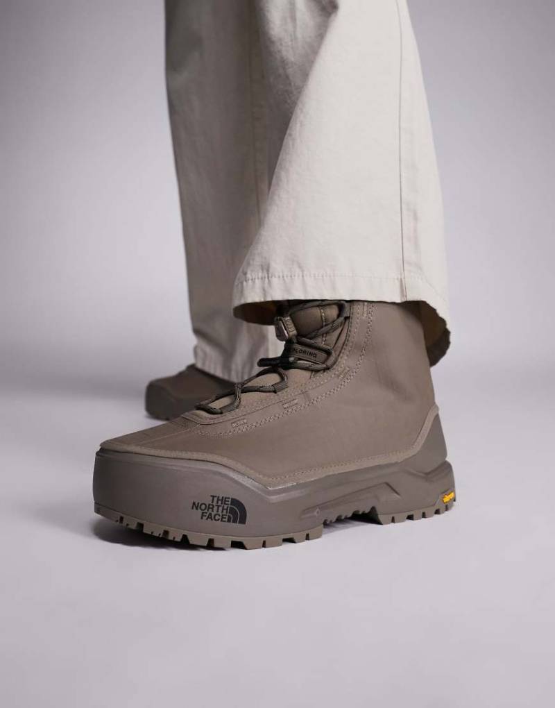 The North Face - Base Camp 100 - Wasserfeste Boots in Braun-Brown The North Face - Base Camp 100 - Wasserfeste Boots in Braun-Brown von The North Face