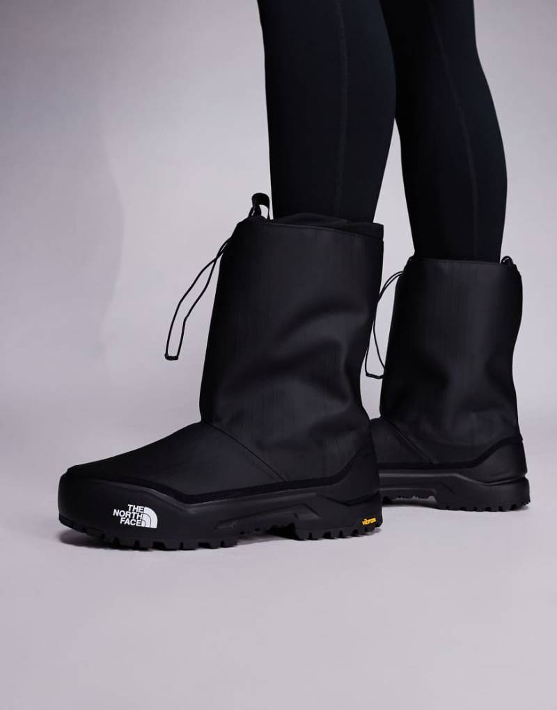 The North Face - Base Camp 200 - Wasserdichte Stiefel in TNF Schwarz / TNF Schwarz von The North Face