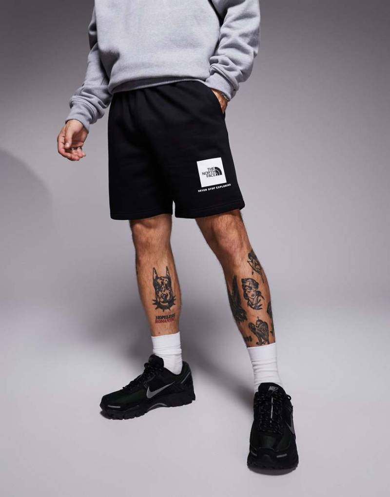 The North Face - Box NSE - Sweatshorts in Schwarz mit Logo von The North Face