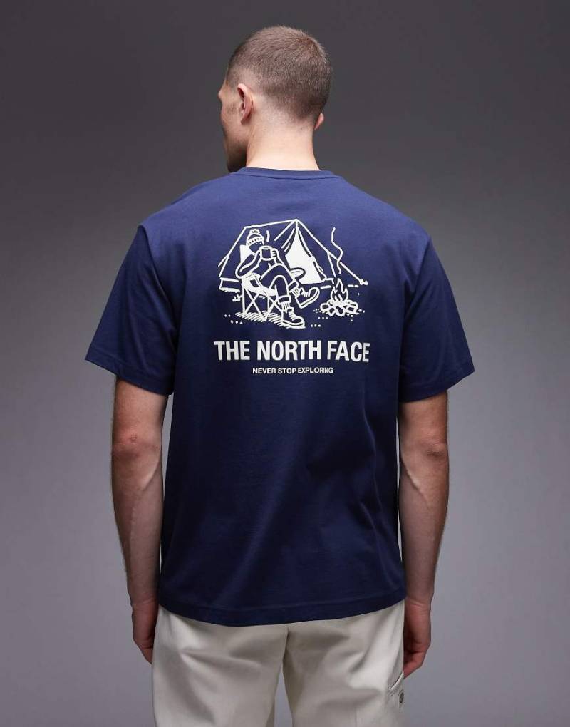 The North Face - Campfire - Oversize-T-Shirt in Marineblau mit Rückenprint The North Face - Campfire - Oversize-T-Shirt in Marineblau mit Rückenprint von The North Face