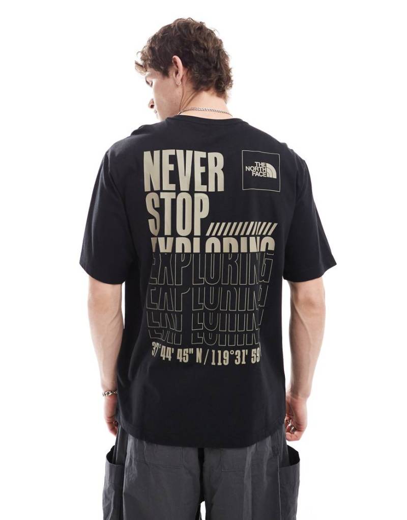 The North Face - Coordinates - T-Shirt in Schwarz mit Rückenprint von The North Face
