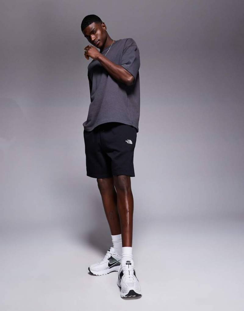 The North Face - Essential - Sweat-Shorts in Schwarz mit Logo von The North Face