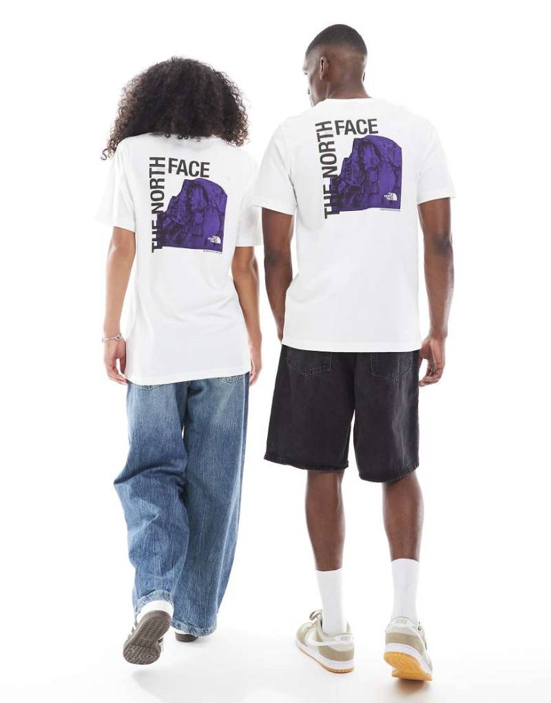 The North Face - Half Dome Photo - Unisex - T-Shirt in Weiß mit Rückenprint von The North Face