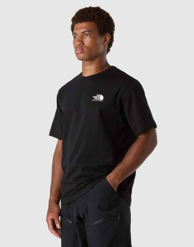 The North Face - M NSE Repeat - Locker geschnittenes T-Shirt in TNF-Schwarz/TNF-Weiß von The North Face