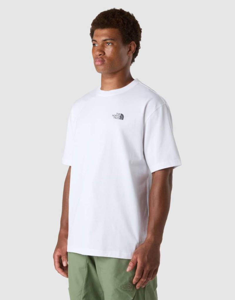 The North Face - M TNF Adventure - Oversize-T-Shirt in TNF-Weiß/Mandarinrot von The North Face