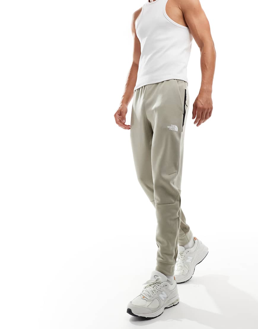 The North Face - Mountain Athletics - Jogginghose in Grau mit Logo von The North Face