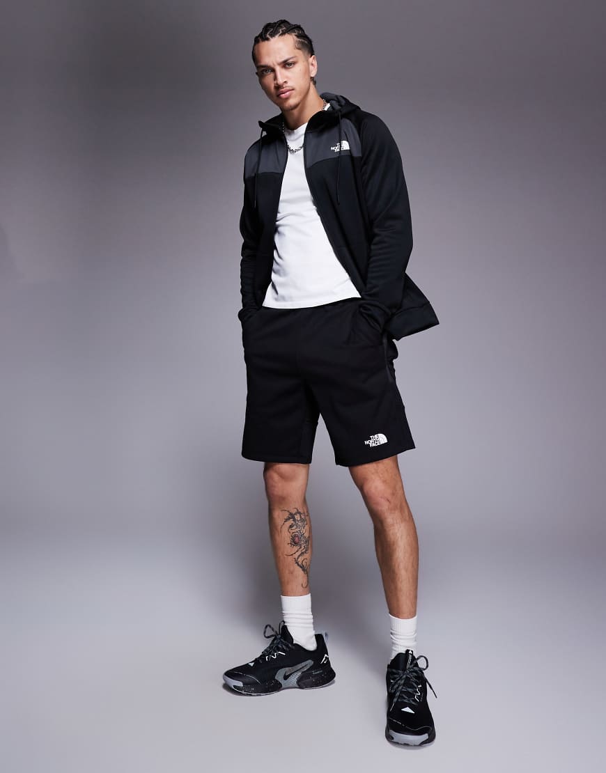 The North Face - Mountain Athletics - Shorts aus Tech-Fleece in Schwarz von The North Face