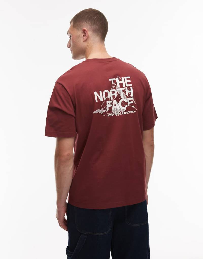 The North Face - Mountain Sketch - Oversize-T-Shirt in Burgunderrot mit Rückenprint von The North Face