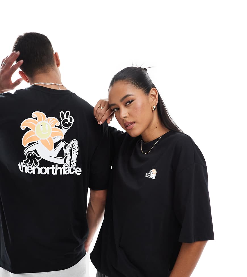 The North Face - Oversize-T-Shirt in Schwarz mit Blüten-Rückenprint, exklusiv bei ASOS The North Face - Oversize-T-Shirt in Schwarz mit Blüten-Rückenprint, exklusiv bei ASOS von The North Face