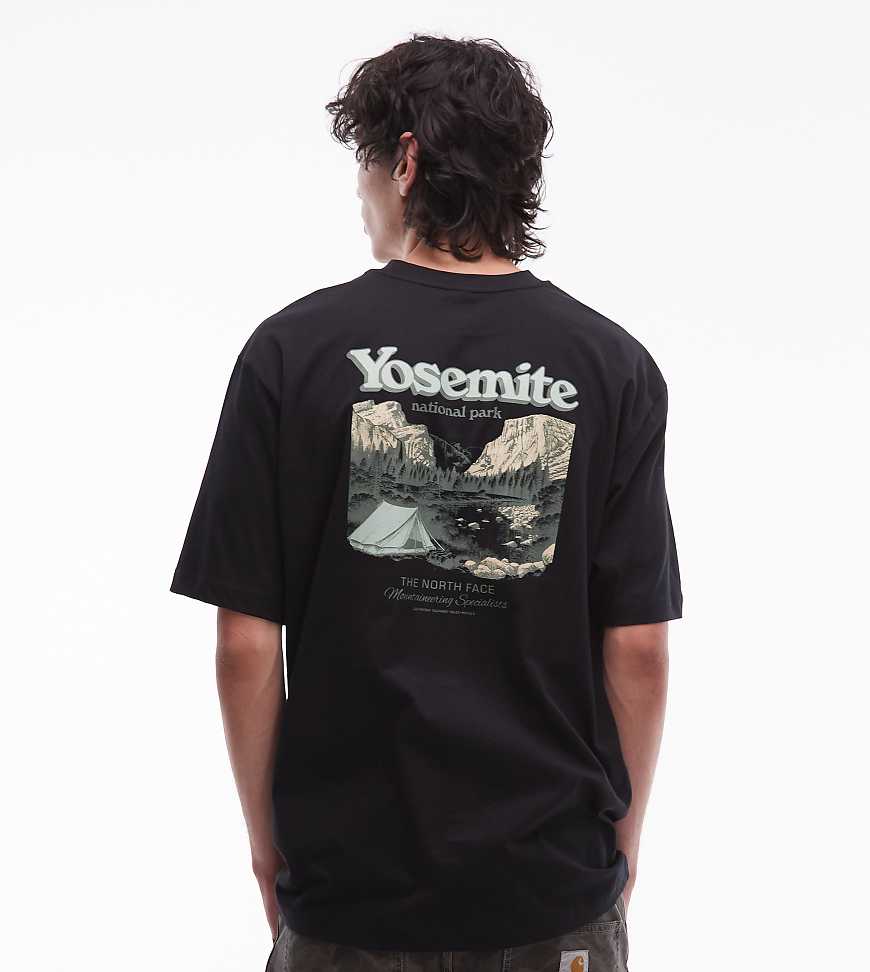 The North Face - Oversize-T-Shirt in Schwarz mit Yosemite-Postkarten-Rückenprint von The North Face
