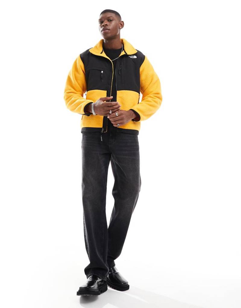 The North Face - Retro Denali - Fleece-Jacke in Gelb und Schwarz von The North Face