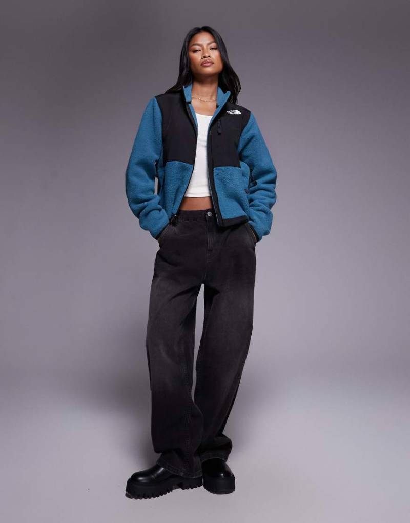 The North Face - Retro Denali - Jacke in Space-Blau von The North Face