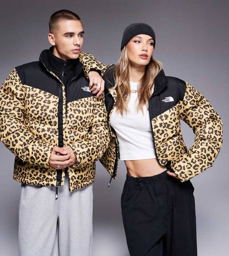 The North Face - Saikuru - Pufferjacke mit Leopardenmuster und Logo, exklusiv bei ASOS-Bunt von The North Face
