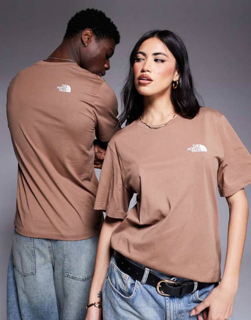 The North Face - Simple Dome - T-Shirt in Braun mit Logo auf der Brust von The North Face