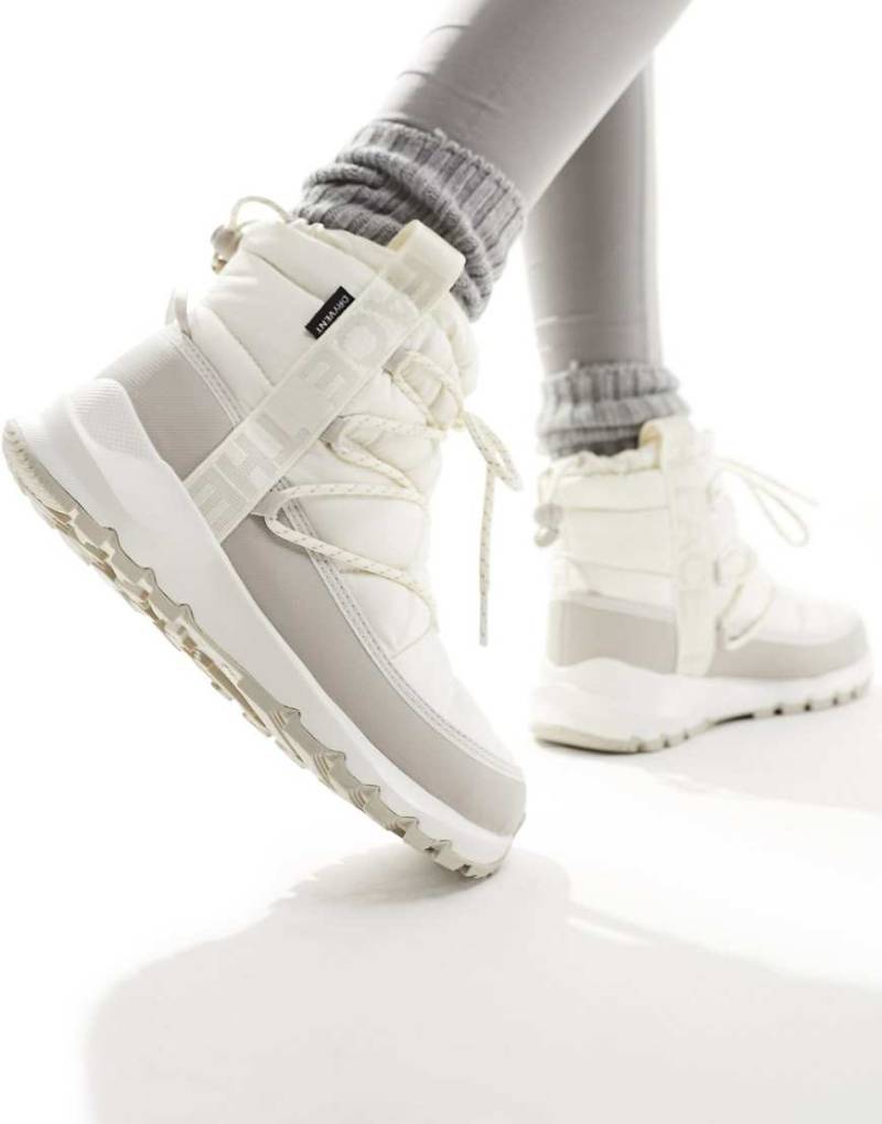 The North Face - Thermoball - Isolierte Schnürstiefel in Creme und Grau-Weiß von The North Face