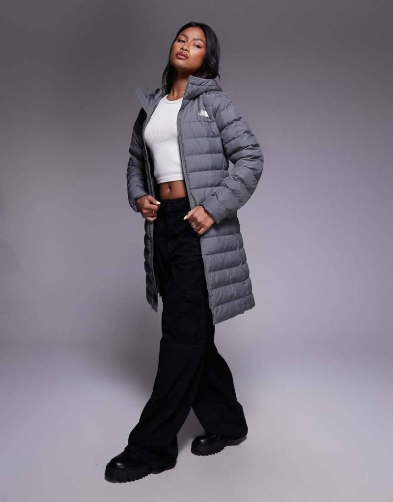 The North Face - W Aconcagua - Parka in rauchigem Perlgrau von The North Face