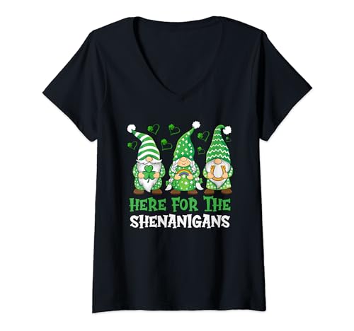 Damen Here for the Shenanigans Irish Gnomes - St. Patricks Day T-Shirt mit V-Ausschnitt von The Shenanigans Store