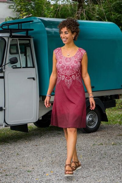 The Spirit of OM Sommerkleid Mandala Himbeer- rot von The Spirit of OM