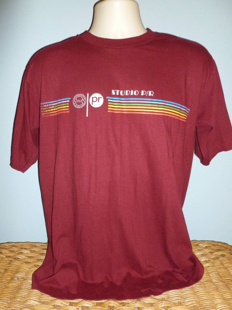Klassiker Der 1980Er Jahre Studio Pr Rainbow Rot Velva Sheen T-Shirt von The2BlackCatsCloset