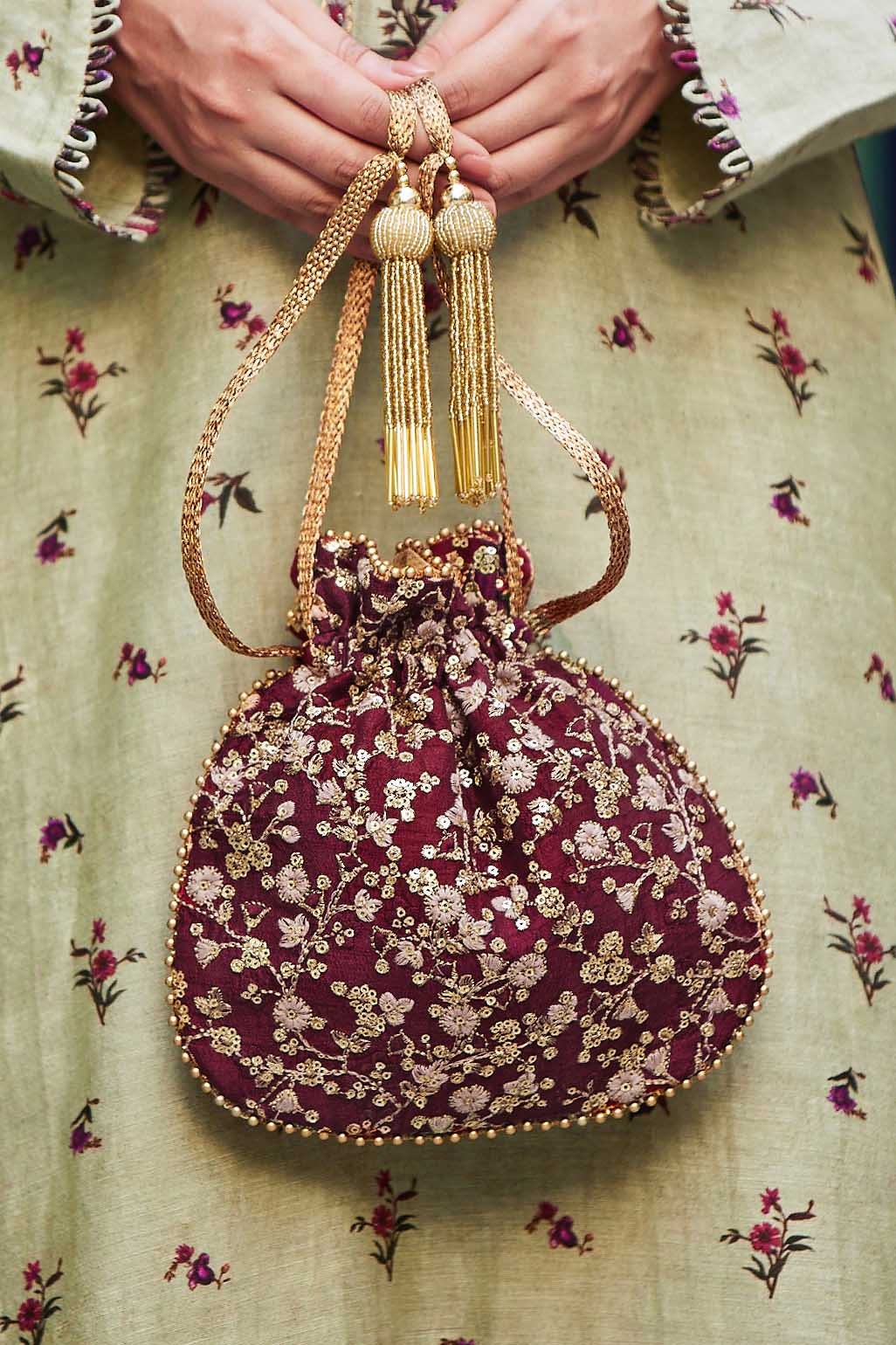 Elan Maroon Seiden-Potli-Tasche Mit Metallschlaufe, Designer - Und Abendtaschen Für Frauen, Diwali-Partytaschen von TheAMYRAStore