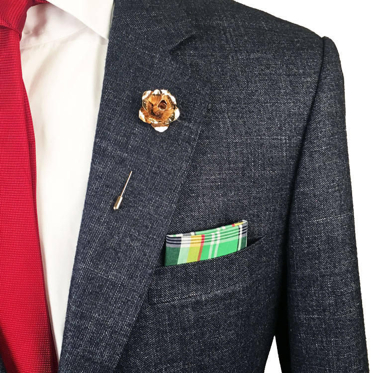 Gold Metall Rose Revers Blume Pin von TheAccessorizedMan