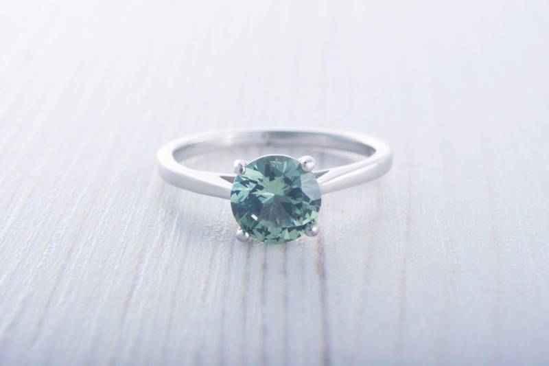 1, 5 Ct Grün Saphir Solitär Kathedrale Ring in Titan Oder Weißgold - Verlobungsring Ehering Handgemachte von TheAladdinsCave