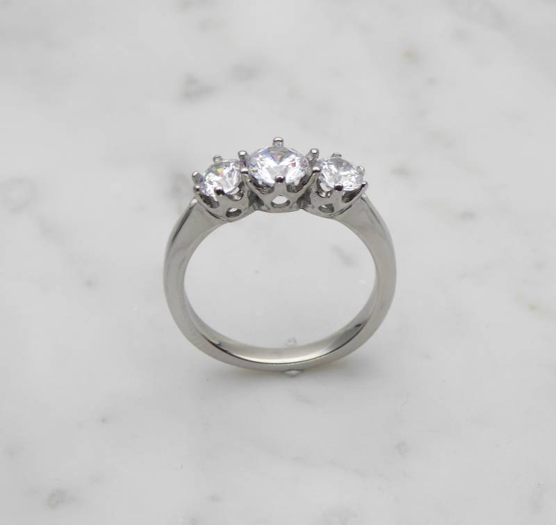 Echter Moissanit Trilogie Ring Im Vintage Stil - Verlobungsring Ehering von TheAladdinsCave