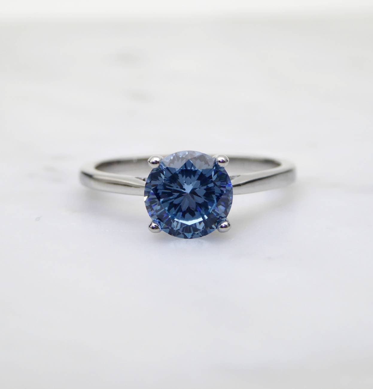 Natürlicher 1.5Ct Blautopas Solitär Ring Aus Titan Oder Weißgold - Verlobungsring Ehering Handgemachter von TheAladdinsCave