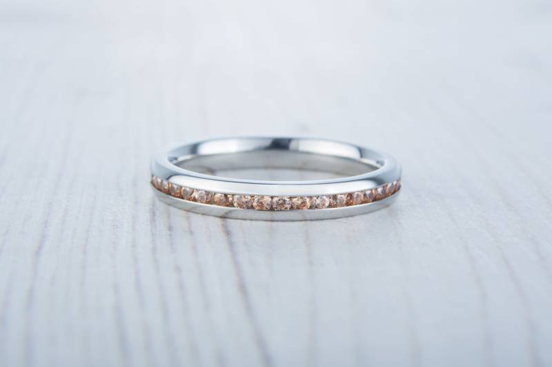 Natürlicher Citrin 3 Mm Breiter Voller Eternity Ring/stapelring in Weissgold Oder Titan - Ehering Verlobungsring von TheAladdinsCave